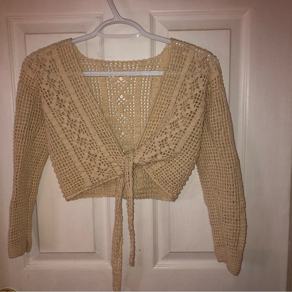 Crochet tie top. Great for the beach or going out. Beige - Picture 2 of 4